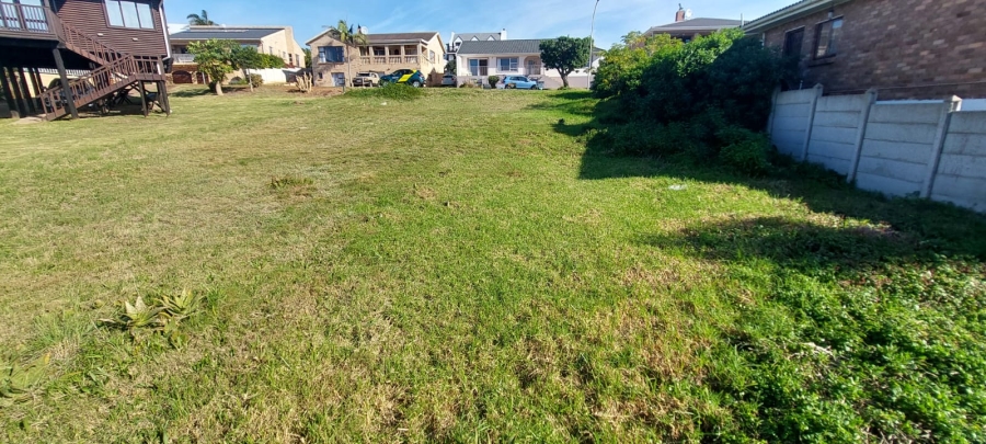  Bedroom Property for Sale in Wavecrest Eastern Cape